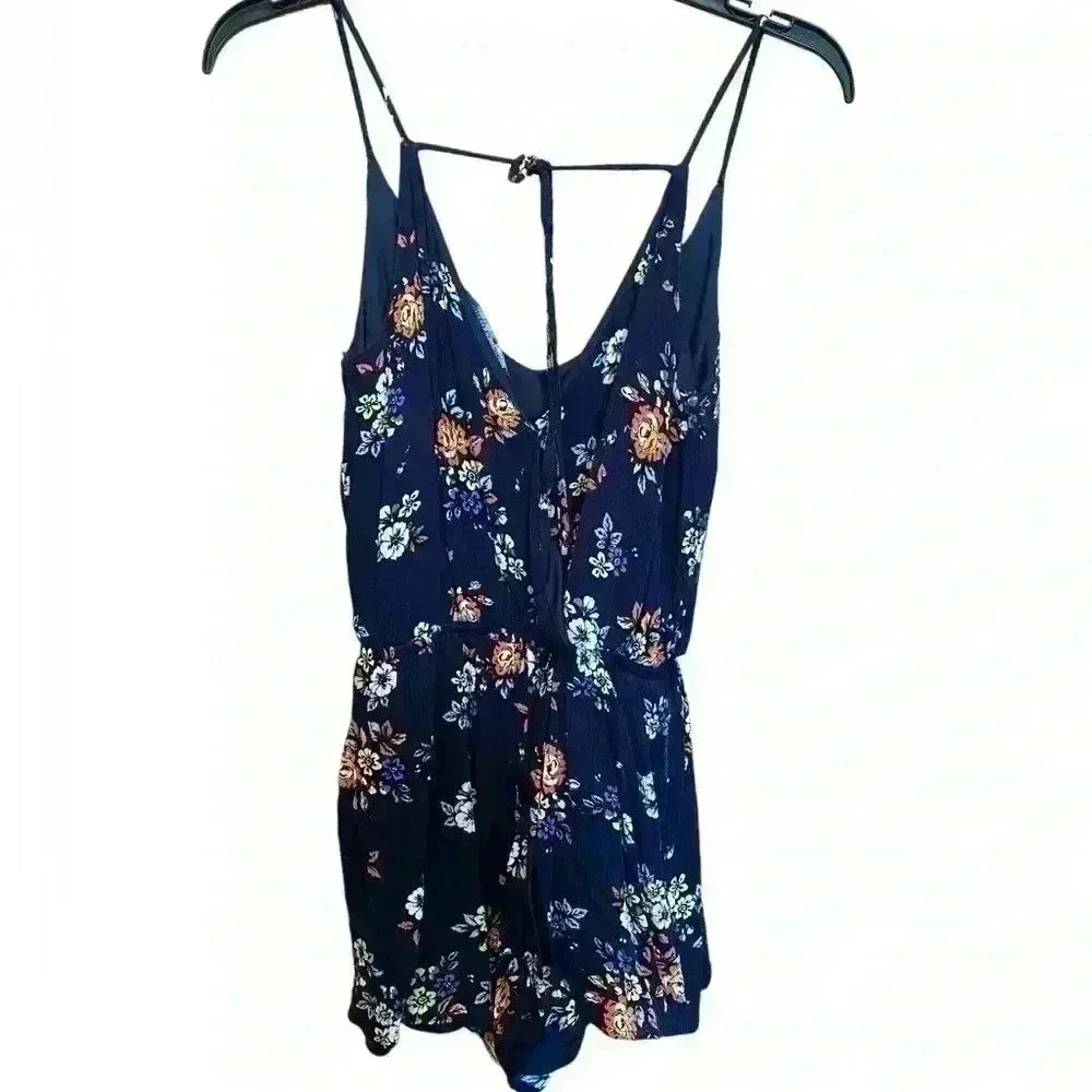 One ❤️ Clothing Romper Final Markdown - Picture 2 of 7